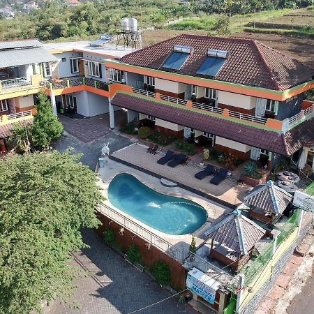 Villa Panderman Indah Бату Екстериор снимка