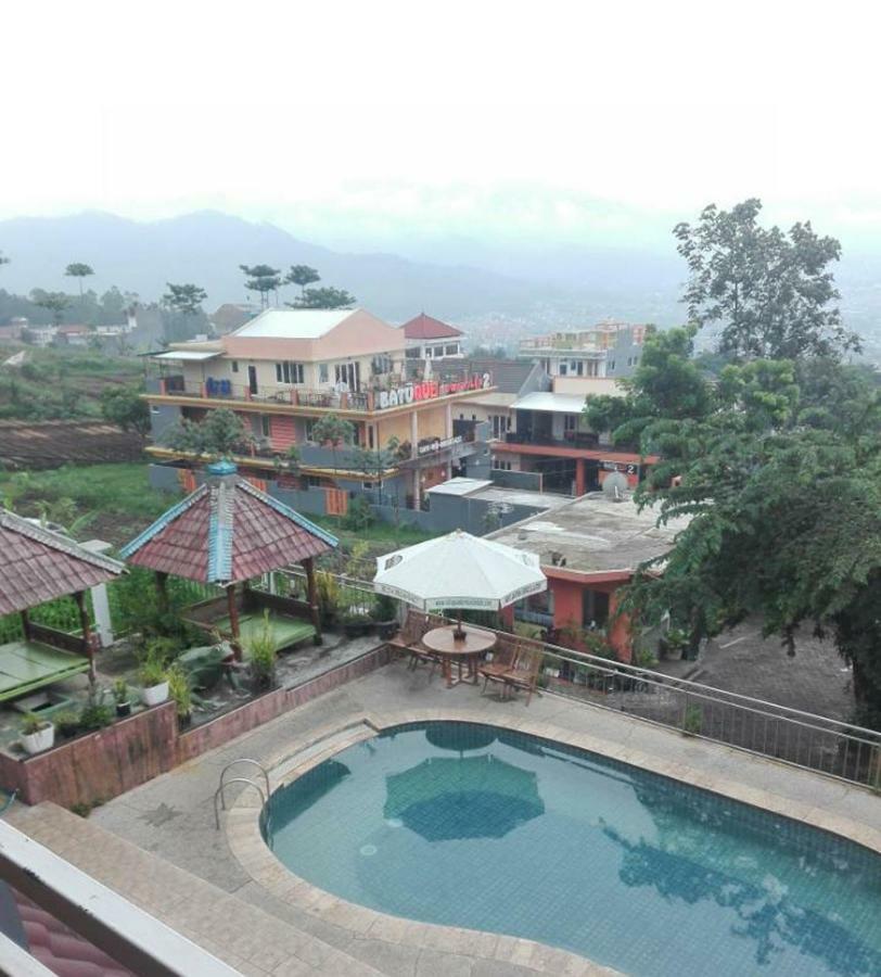 Villa Panderman Indah Бату Екстериор снимка