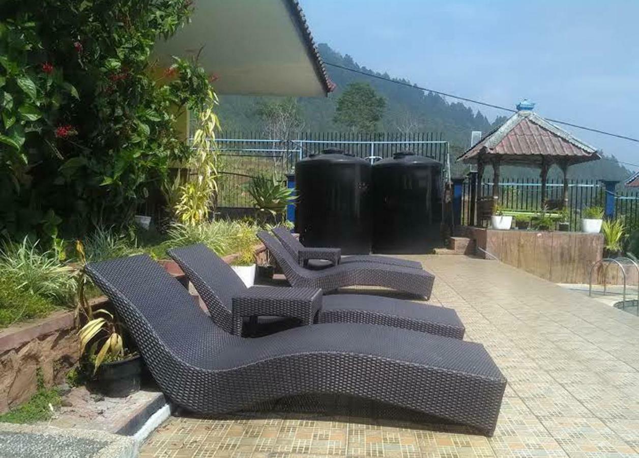 Villa Panderman Indah Бату Екстериор снимка