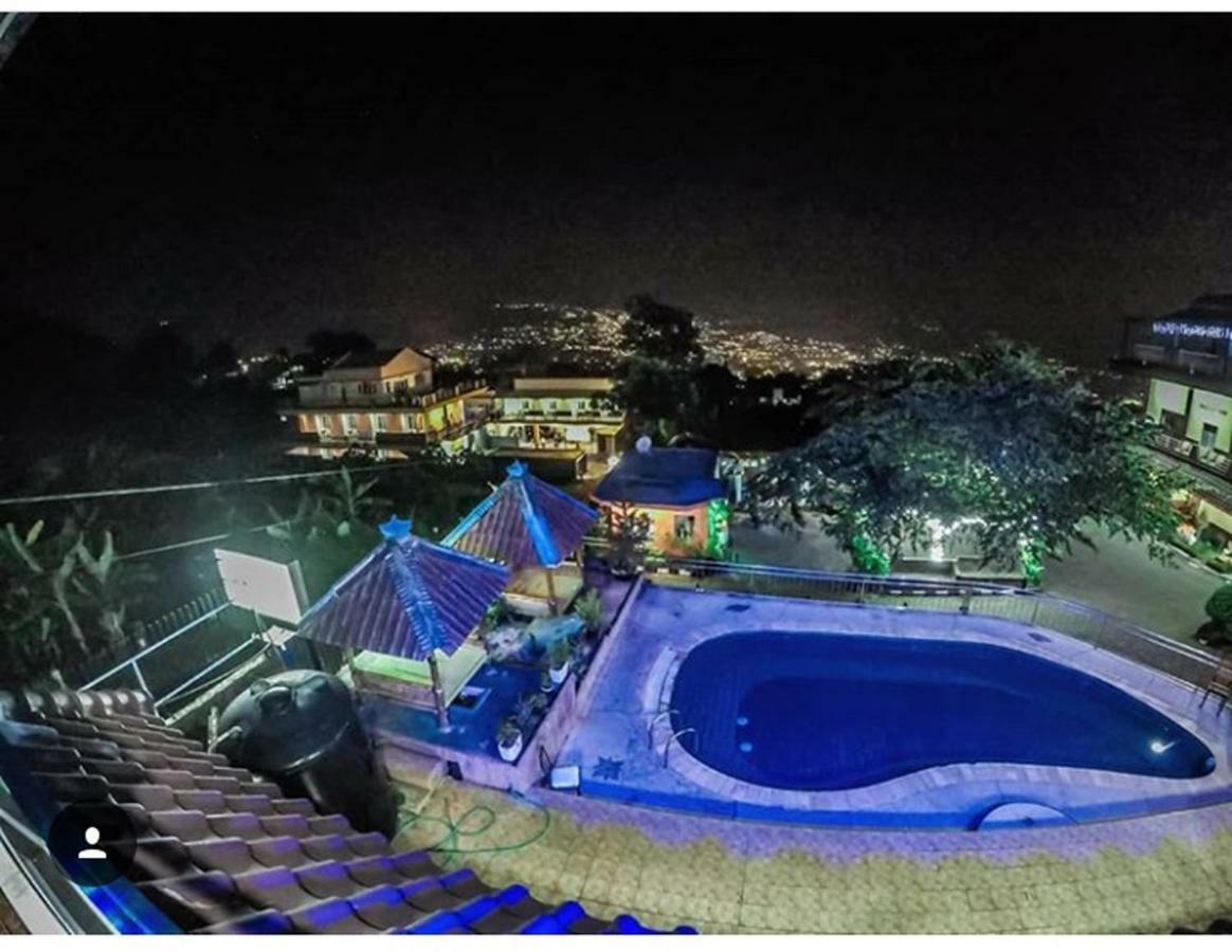 Villa Panderman Indah Бату Екстериор снимка